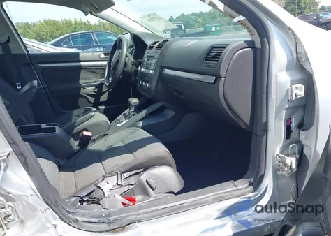 2010 Volkswagen Jetta S из США, поврежденный, VIN 3VWJZ7AJ9AM007549